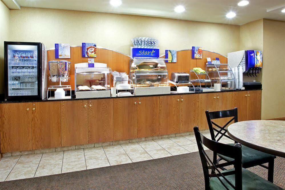 Holiday Inn Express Hotel & Suites Claypool Hill -Richlands Area By Ihg Pounding Mill Экстерьер фото